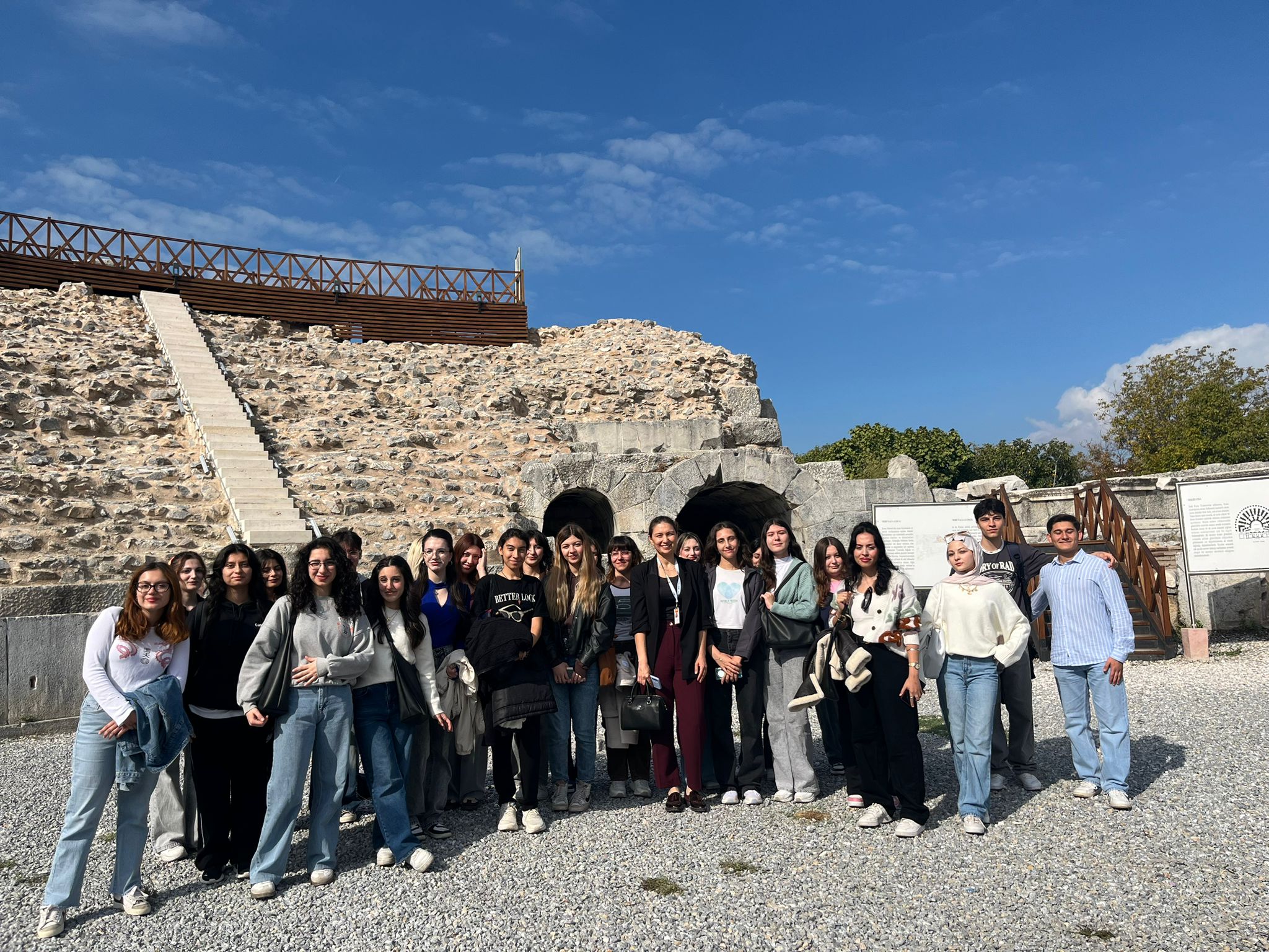  WhatsApp Video 2025-10-16 at 20.29.02